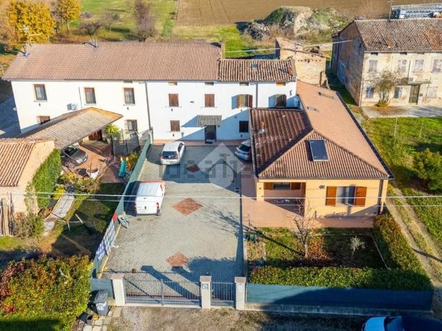 Villetta indipendente in vendita di 190 m² in Via Gruara, 16