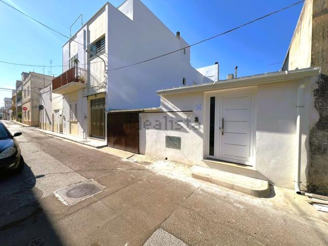 Villetta indipendente in vendita di 190 m² in Via Grosseto