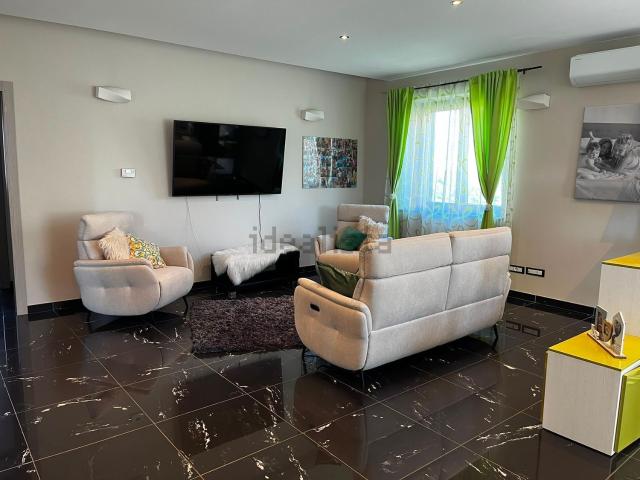 Villetta indipendente in vendita di 190 m² in Via Guasta
