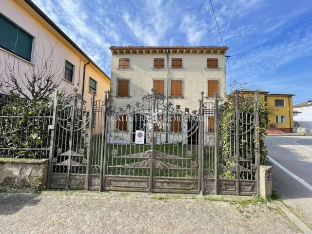 Villetta indipendente in vendita di 190 m² in Via Guglielmo Marconi, 69