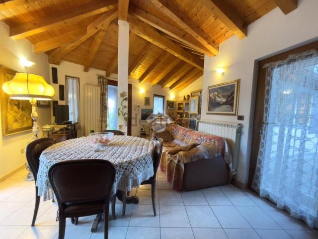 Villetta indipendente in vendita di 190 m² in Via Dosso, 1