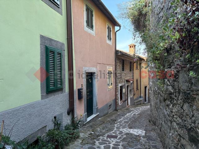 Villetta indipendente in vendita di 190 m² in Via del forte, 38