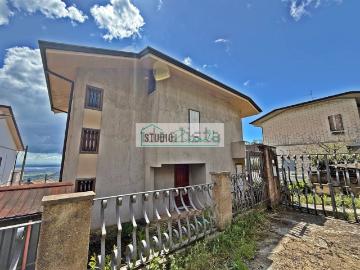 Villetta indipendente in vendita di 190 m² in Via di Casesi
