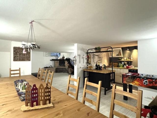Villetta indipendente in vendita di 190 m² in Via E. Mattei