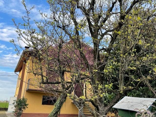 Villetta indipendente in vendita di 190 m² in Via Villa