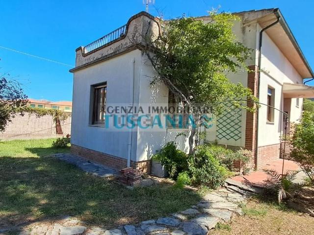 Villetta indipendente in vendita di 190 m² in Via Francesco Ferrucci