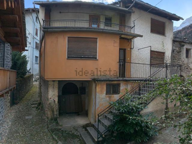 Villetta indipendente in vendita di 190 m² in Via IV Novembre, 26