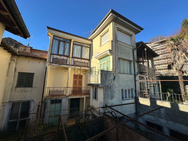 Villetta indipendente in vendita di 190 m² in Via L. Campolonghi, 2