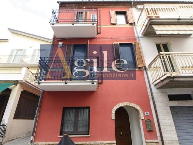 Villetta indipendente in vendita di 190 m² in Via Madonna della Pietà, 68