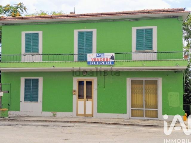 Villetta indipendente in vendita di 190 m² in Via Santa Lucia