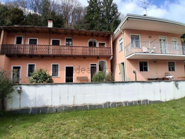 Villetta indipendente in vendita di 190 m² in Via Superiore