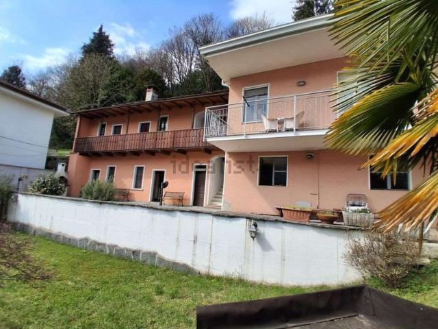 Villetta indipendente in vendita di 190 m² in Via Superiore