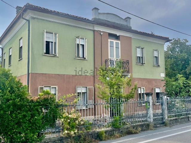 Villetta indipendente in vendita di 190 m² in Via Passarella