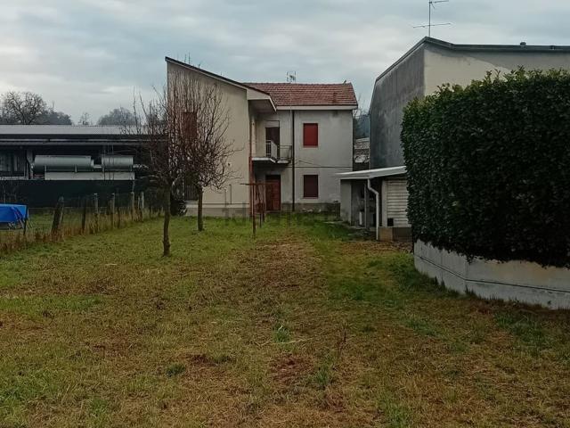 Villetta indipendente in vendita di 190 m² in Via per Lentate