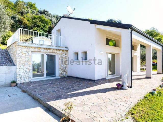 Villetta indipendente in vendita di 190 m² in Via Pianesse