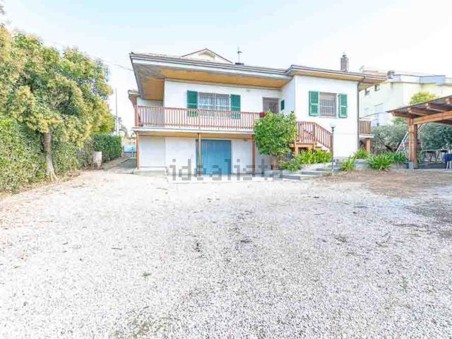 Villetta indipendente in vendita di 190 m² in Via Provinciale Fontanelle, 27