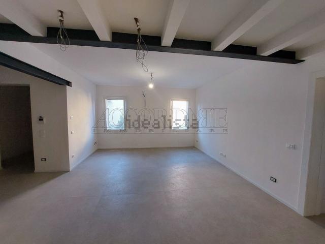 Villetta indipendente in vendita di 190 m² in Via Rolandino