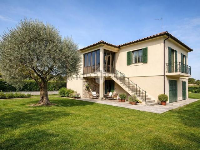 Villetta indipendente in vendita di 190 m² in Via Roma, 1