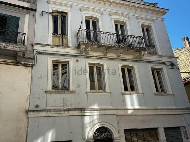 Villetta indipendente in vendita di 190 m² in Via Roma, 35