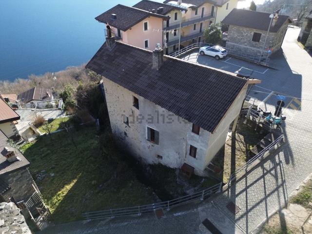 Villetta indipendente in vendita di 190 m² in Via Trezzone