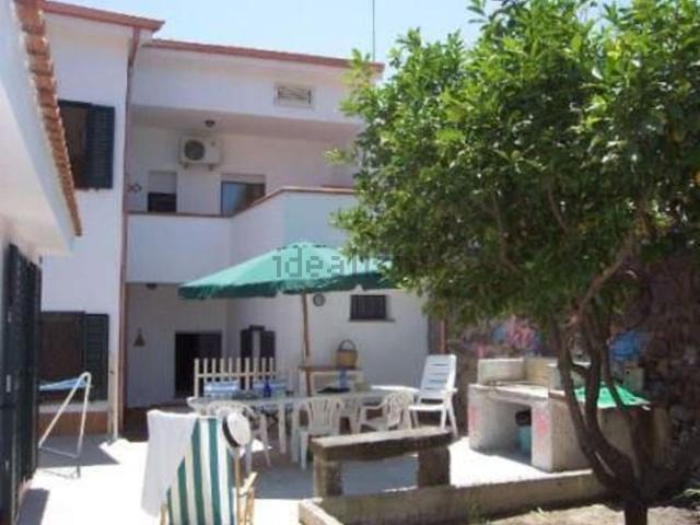 Villetta indipendente in vendita di 190 m² in Via Umbert Iº