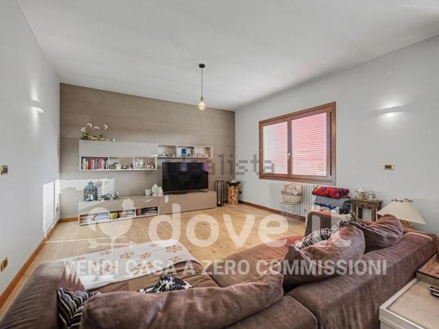 Villetta indipendente in vendita di 190 m² in Via Venzone
