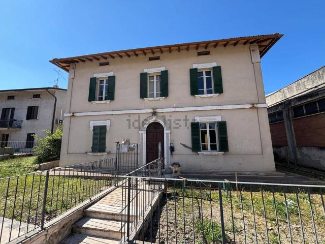 Villetta indipendente in vendita di 190 m² in Via XXIV Maggio, 32