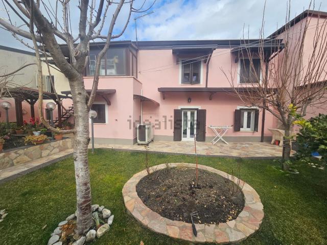 Villetta indipendente in vendita di 190 m² in Vico II di Via Santa Lucia, 11