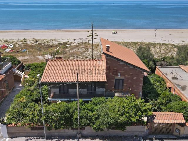 Villetta indipendente in vendita di 190 m² in Lungomare delle Sirene, 315