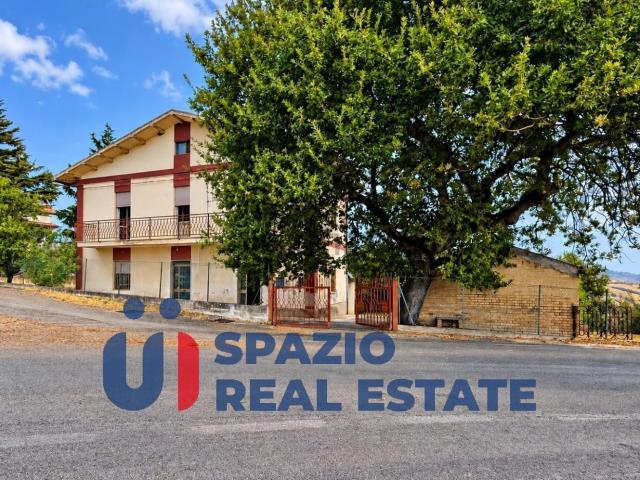 Villetta indipendente in vendita di 190 m² in Strada Borea delle Cavate