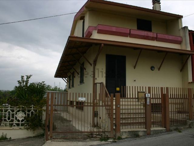 Villetta indipendente in vendita di 190 m² in Strada del San Salvatore, 34