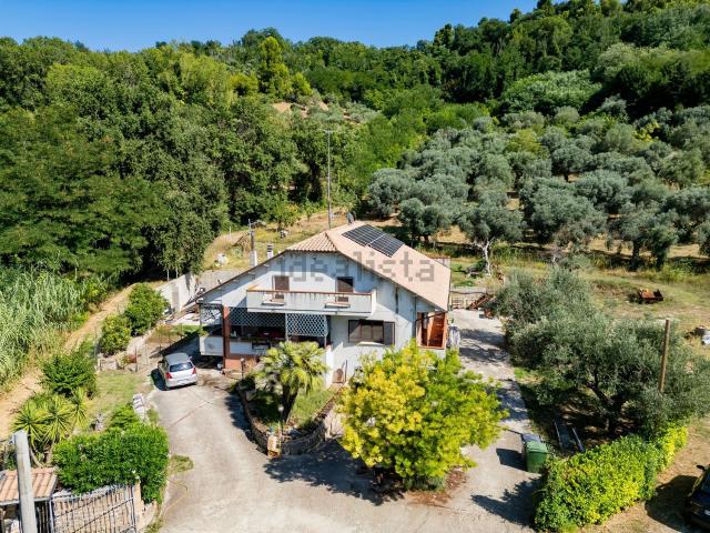 Villetta indipendente in vendita di 190 m² in Strada Polce, 20
