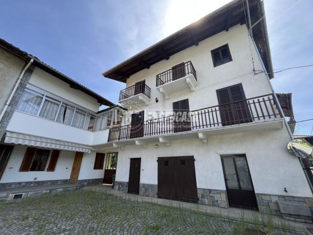 Villetta indipendente in vendita di 190 m² in Strada Provinciale della Valchiusella, 50