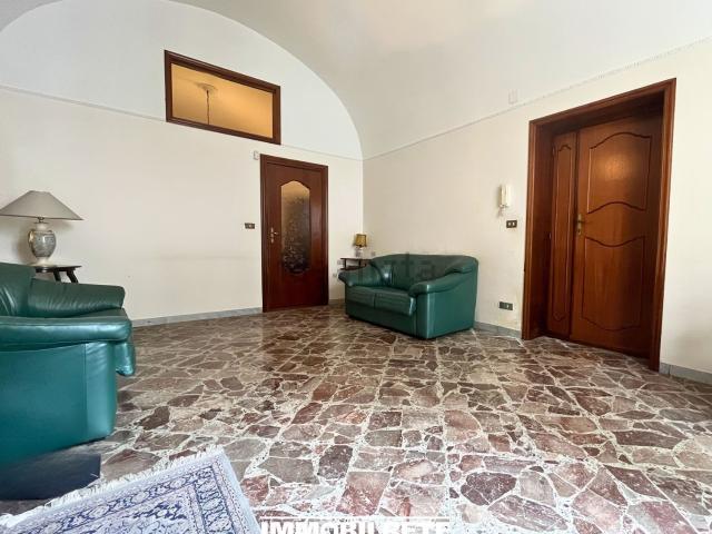 Villetta indipendente in vendita di 191 m² in Via Santeramo in Colle