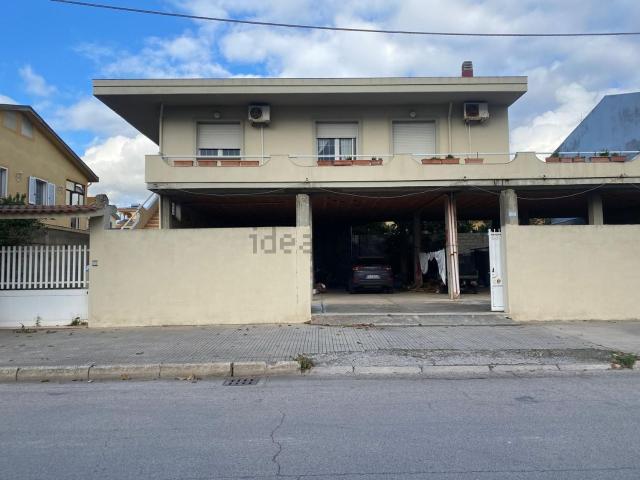 Villetta indipendente in vendita di 192 m² in Via Cagliari