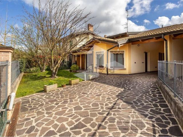 Villetta indipendente in vendita di 192 m² in Via don Pasquino Borghi, 12