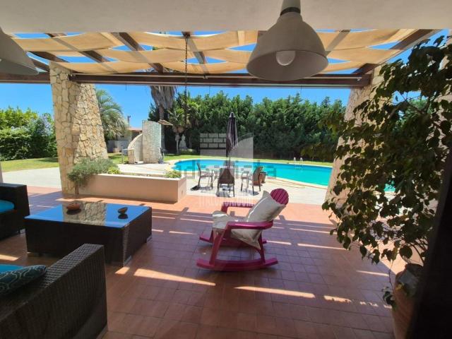 Villetta indipendente in vendita di 192 m² in Via dei Melograni