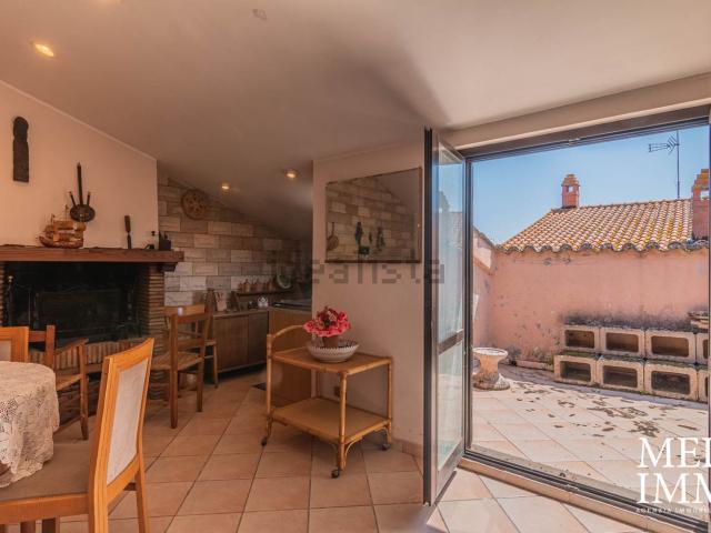 Villetta indipendente in vendita di 192 m² in Via dell&apos Indipendenza