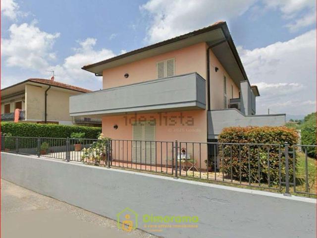 Villetta indipendente in vendita di 192 m² in Via delle Rose, 23