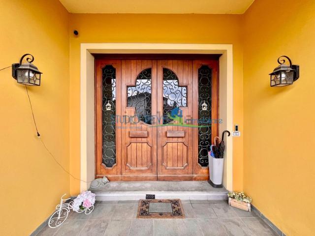Villetta indipendente in vendita di 192 m² in Via Fonda