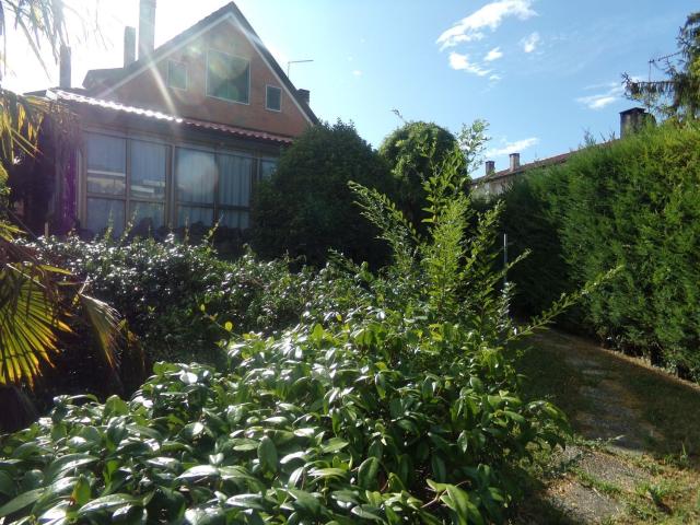 Villetta indipendente in vendita di 192 m² in Via Monte Santo