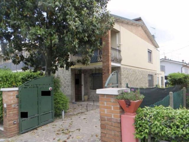 Villetta indipendente in vendita di 192 m² in Via Roma, 661
