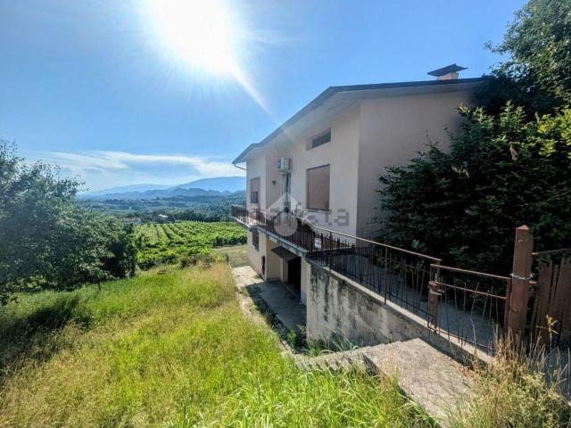Villetta indipendente in vendita di 192 m² in Via Rino Collodel