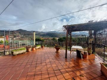 Villetta indipendente in vendita di 192 m² in Via Val di Bisenzio, 225