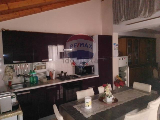 Villetta indipendente in vendita di 192 m² in Via Vittorio Emanuele, 160