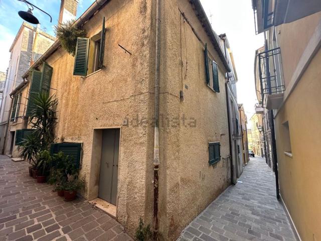 Villetta indipendente in vendita di 192 m² in Piazza Luigi Marchetti, 5