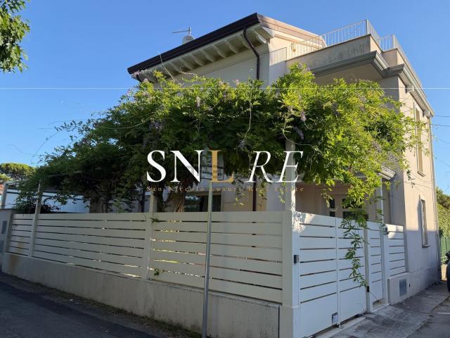 Villetta indipendente in vendita di 193 m² in Via Duca degli Abruzzi