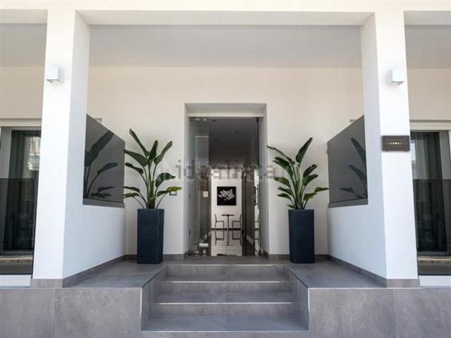 Villetta indipendente in vendita di 193 m² in Via L. Beethoven
