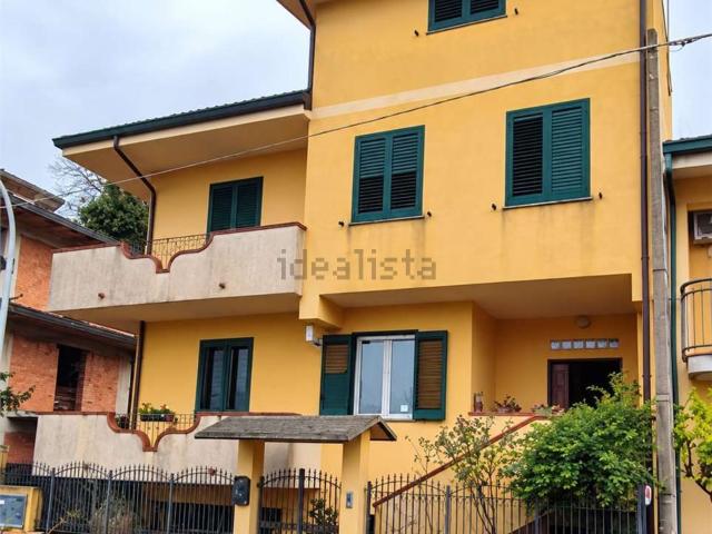 Villetta indipendente in vendita di 193 m² in Via Salvo D&apos Acquisto, 28