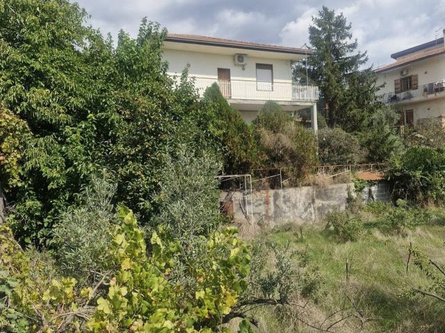 Villetta indipendente in vendita di 194 m² in Via G. Giusti, 19